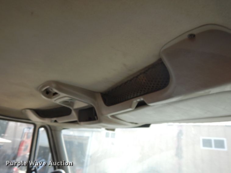 image for item DH6606 2011 International TranStar 8600  semi truck