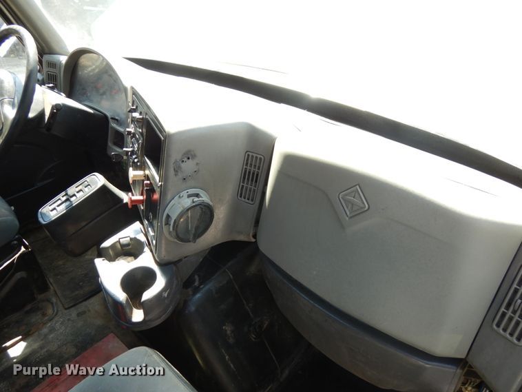 image for item DH6606 2011 International TranStar 8600  semi truck