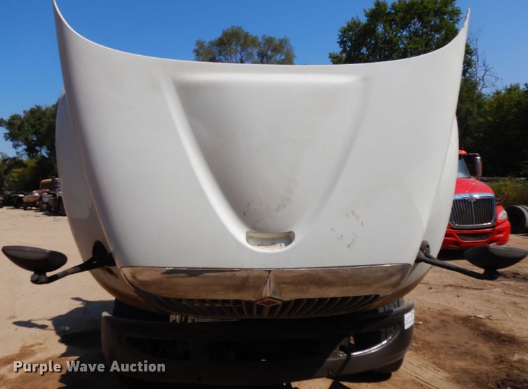 image for item DH6606 2011 International TranStar 8600  semi truck