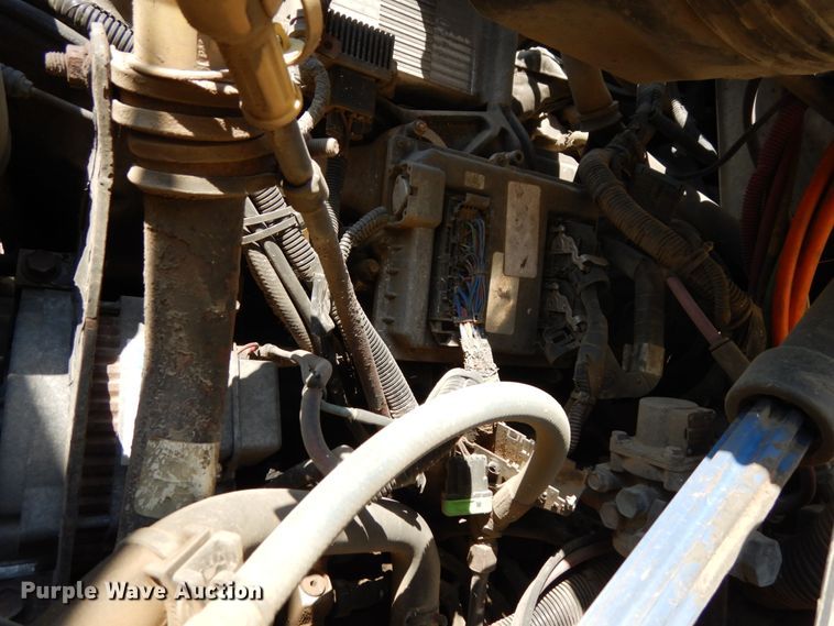 image for item DH6606 2011 International TranStar 8600  semi truck