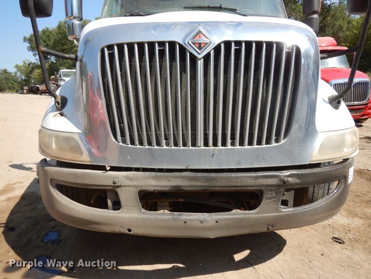 image for item DH6606 2011 International TranStar 8600  semi truck
