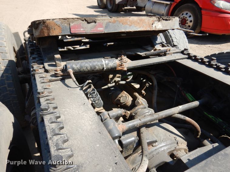 image for item DH6606 2011 International TranStar 8600  semi truck