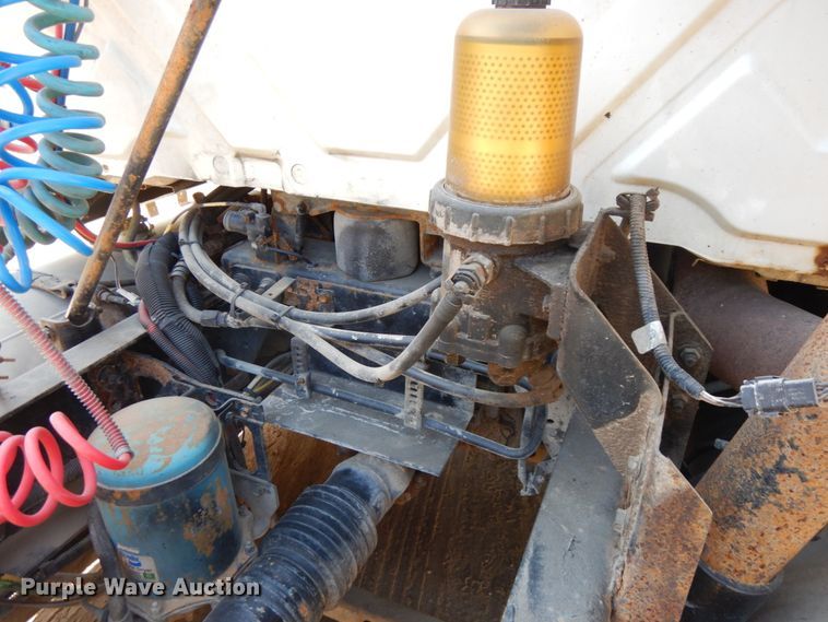 image for item DH6606 2011 International TranStar 8600  semi truck