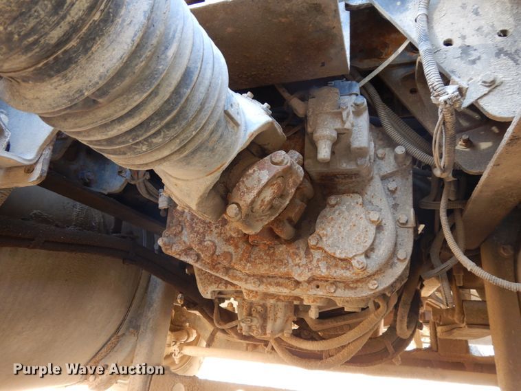 image for item DH6606 2011 International TranStar 8600  semi truck