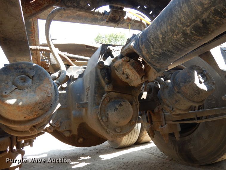 image for item DH6606 2011 International TranStar 8600  semi truck