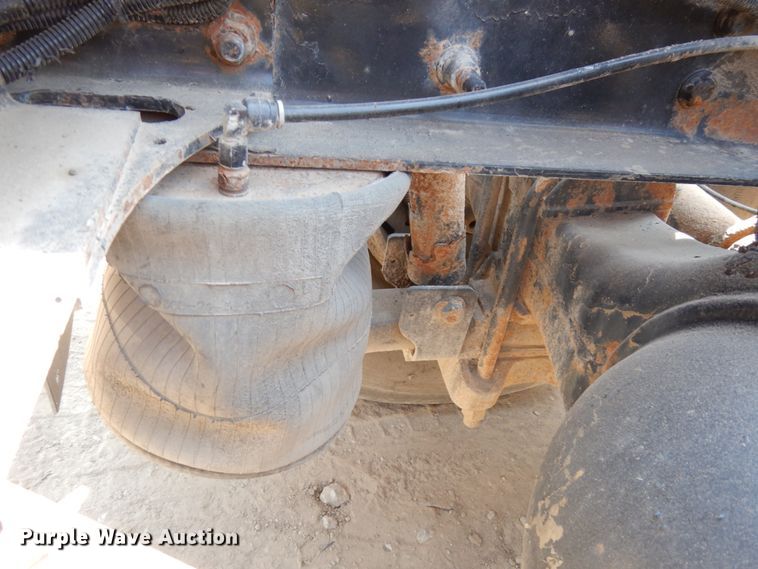 image for item DH6606 2011 International TranStar 8600  semi truck