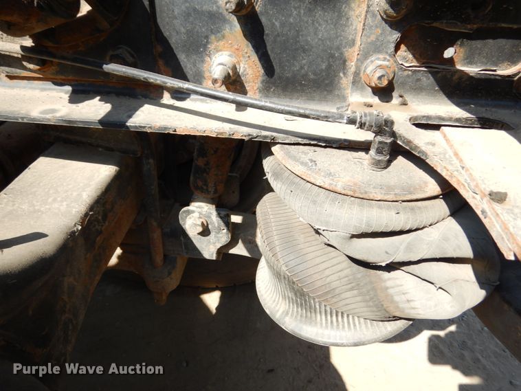 image for item DH6606 2011 International TranStar 8600  semi truck