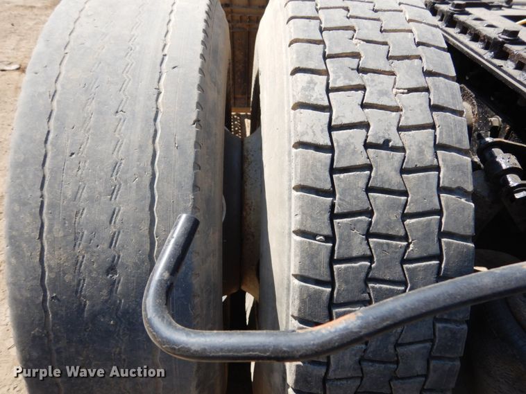 image for item DH6606 2011 International TranStar 8600  semi truck