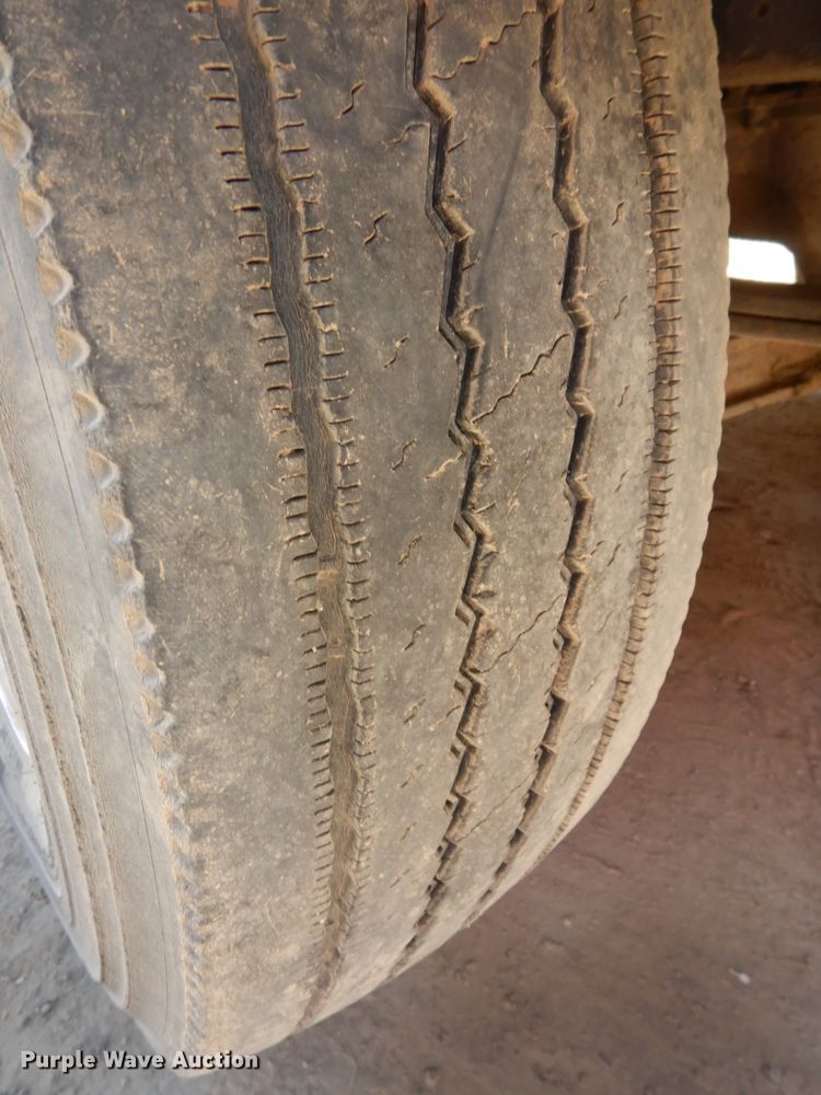 image for item DH6606 2011 International TranStar 8600  semi truck