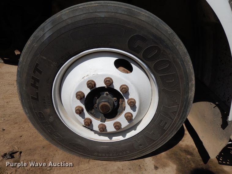 image for item DH6606 2011 International TranStar 8600  semi truck