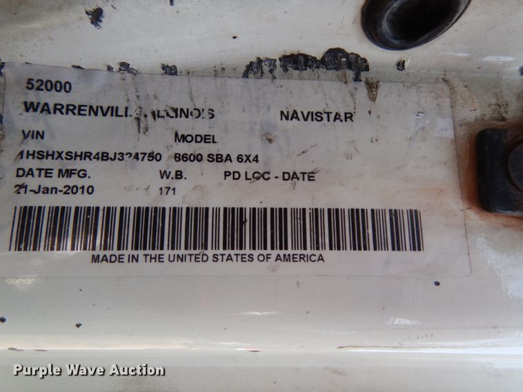 image for item DH6606 2011 International TranStar 8600  semi truck