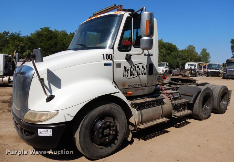 image for item DH6607 2012 International TranStar 8600  semi truck