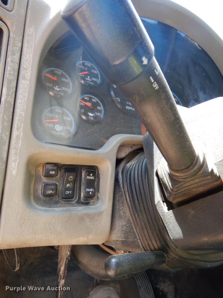 image for item DH6607 2012 International TranStar 8600  semi truck