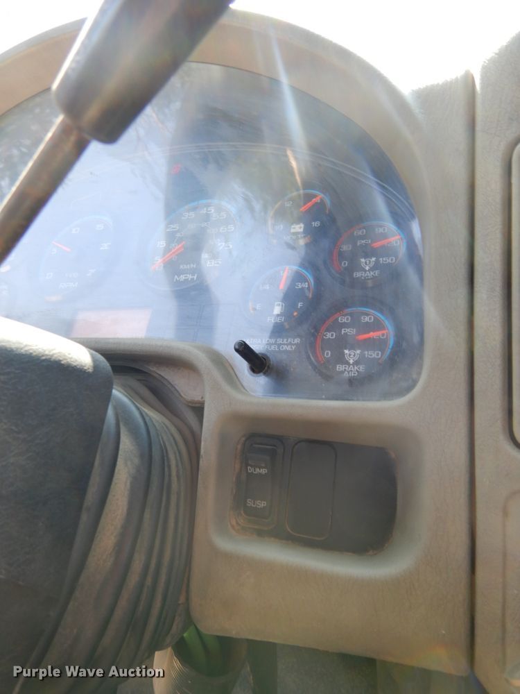 image for item DH6607 2012 International TranStar 8600  semi truck