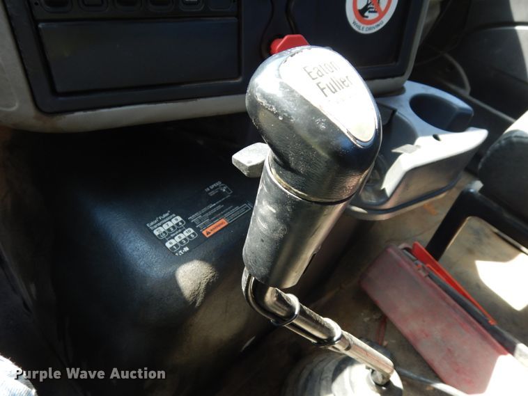 image for item DH6607 2012 International TranStar 8600  semi truck