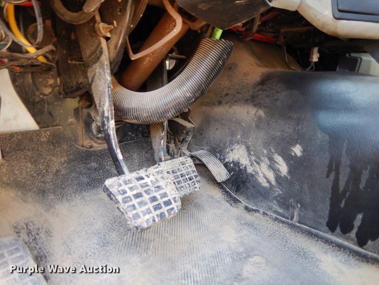 image for item DH6607 2012 International TranStar 8600  semi truck