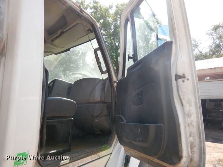 image for item DH6607 2012 International TranStar 8600  semi truck