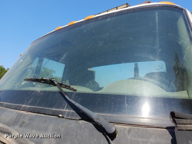 image for item DH6607 2012 International TranStar 8600  semi truck