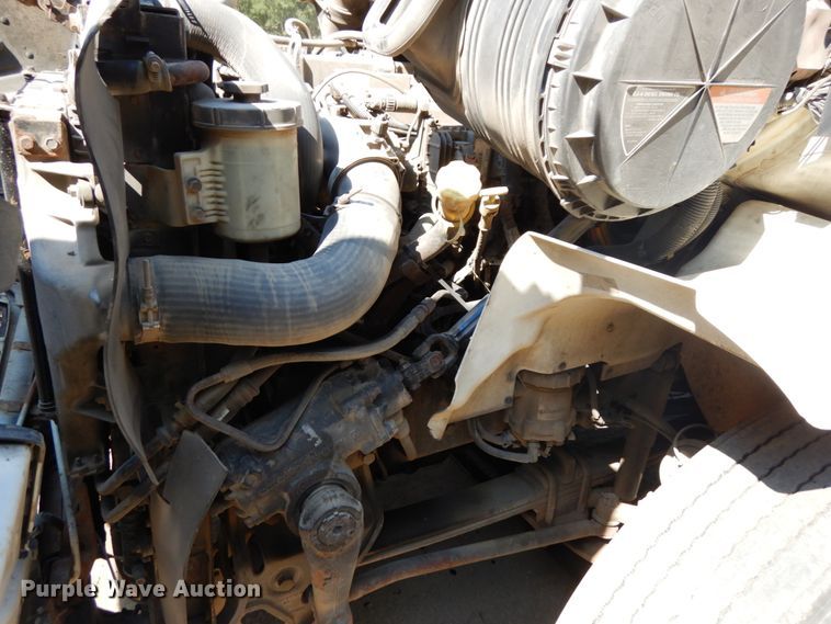 image for item DH6607 2012 International TranStar 8600  semi truck