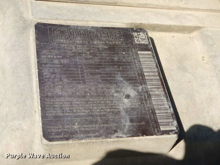 image for item DH6607 2012 International TranStar 8600  semi truck