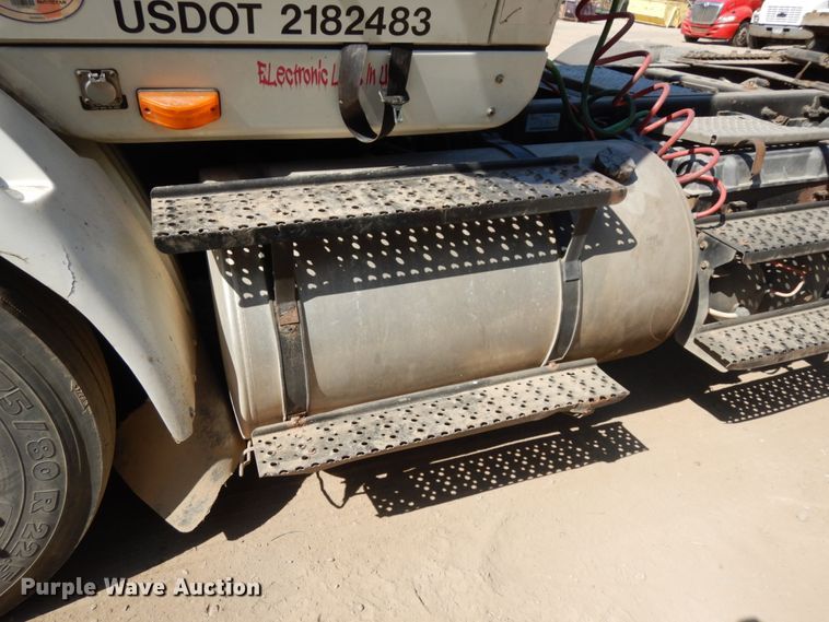 image for item DH6607 2012 International TranStar 8600  semi truck