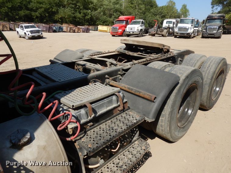 image for item DH6607 2012 International TranStar 8600  semi truck