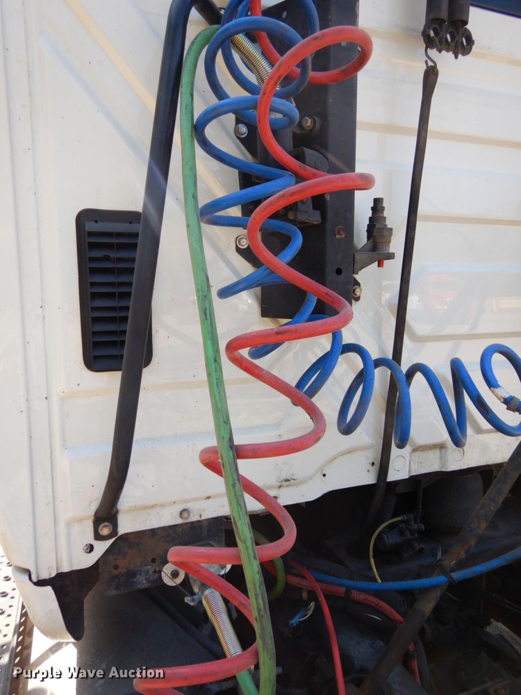 image for item DH6607 2012 International TranStar 8600  semi truck