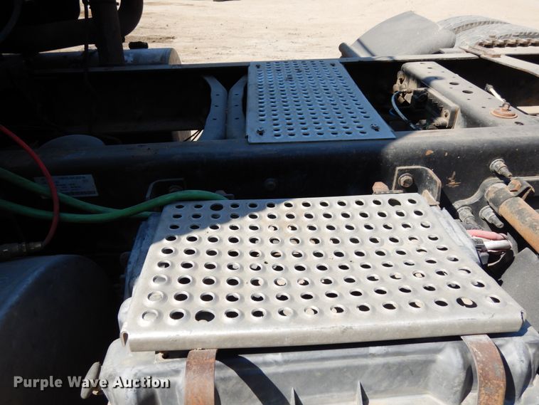 image for item DH6607 2012 International TranStar 8600  semi truck