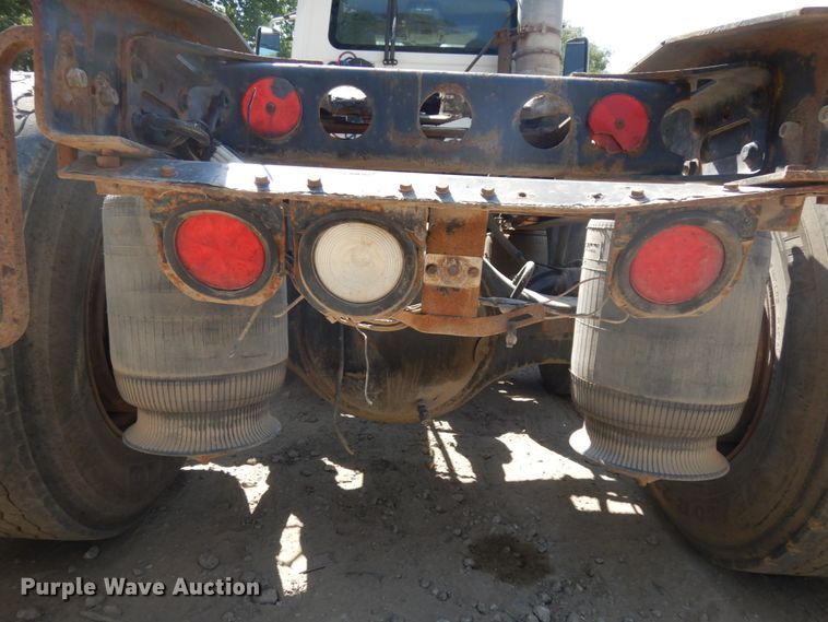 image for item DH6607 2012 International TranStar 8600  semi truck