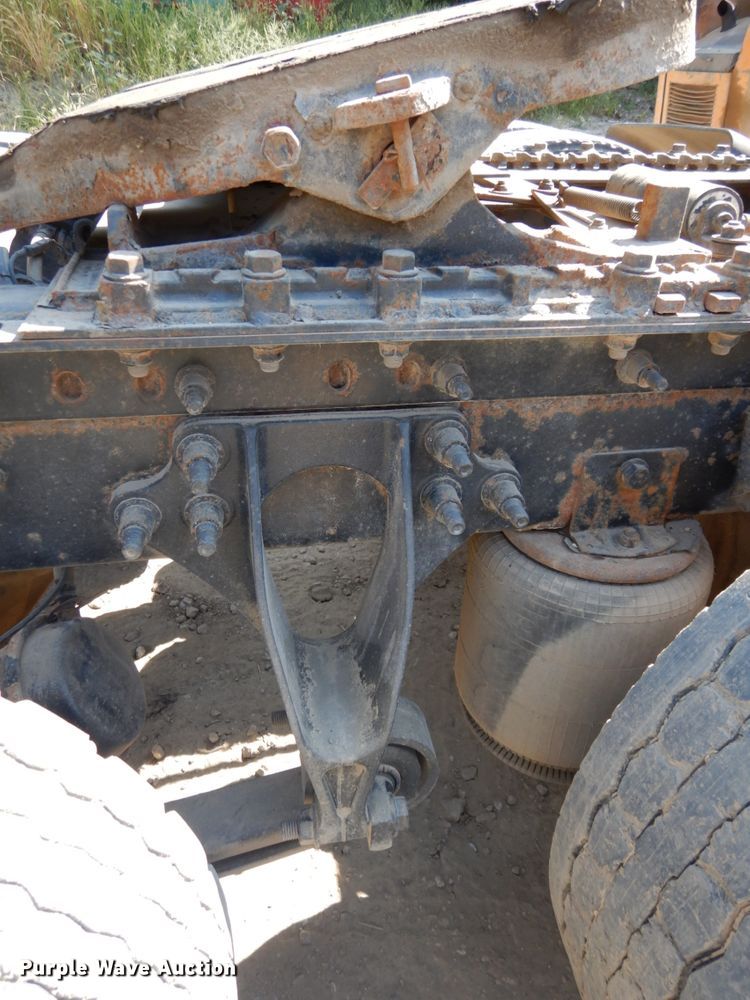 image for item DH6607 2012 International TranStar 8600  semi truck