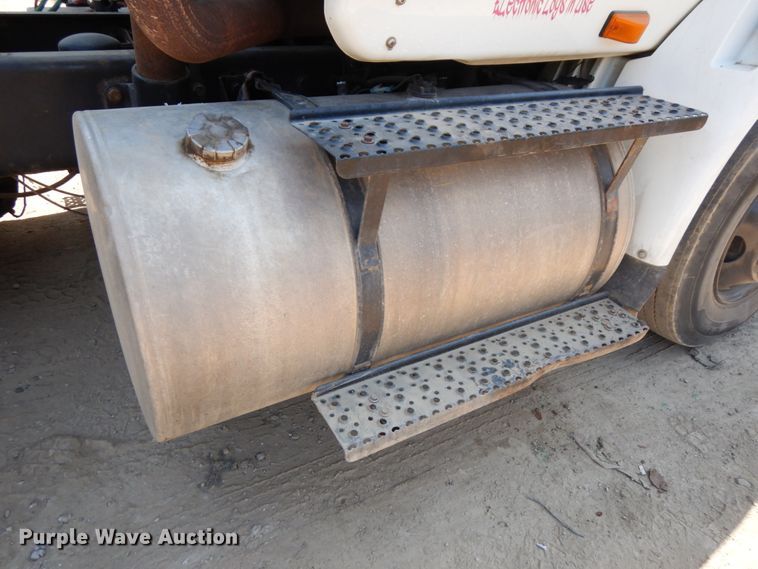 image for item DH6607 2012 International TranStar 8600  semi truck