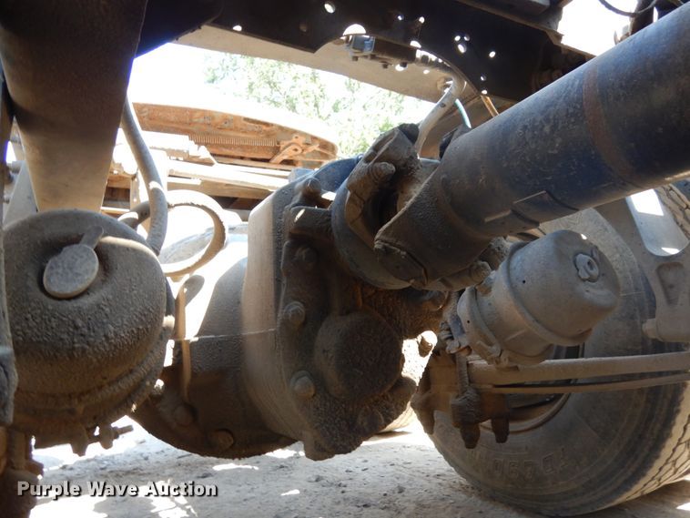 image for item DH6607 2012 International TranStar 8600  semi truck