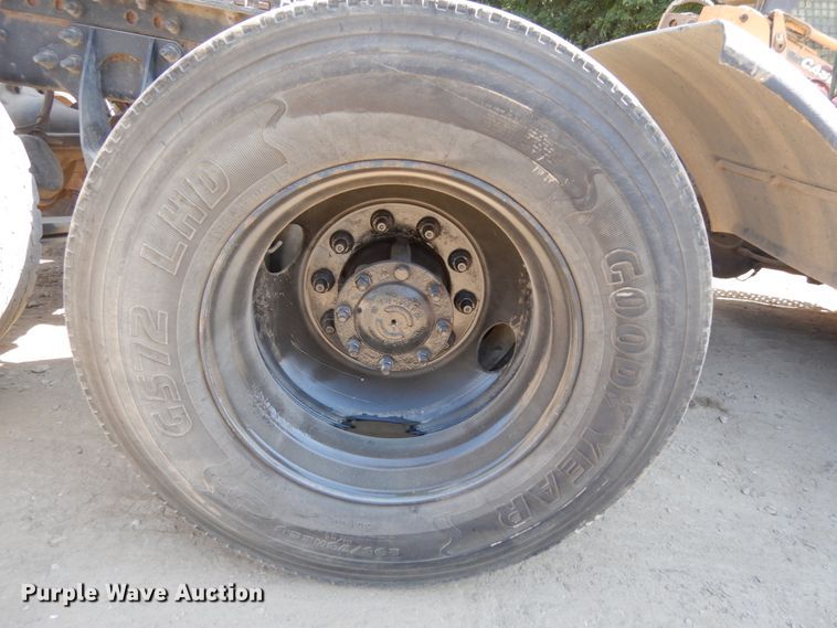 image for item DH6607 2012 International TranStar 8600  semi truck