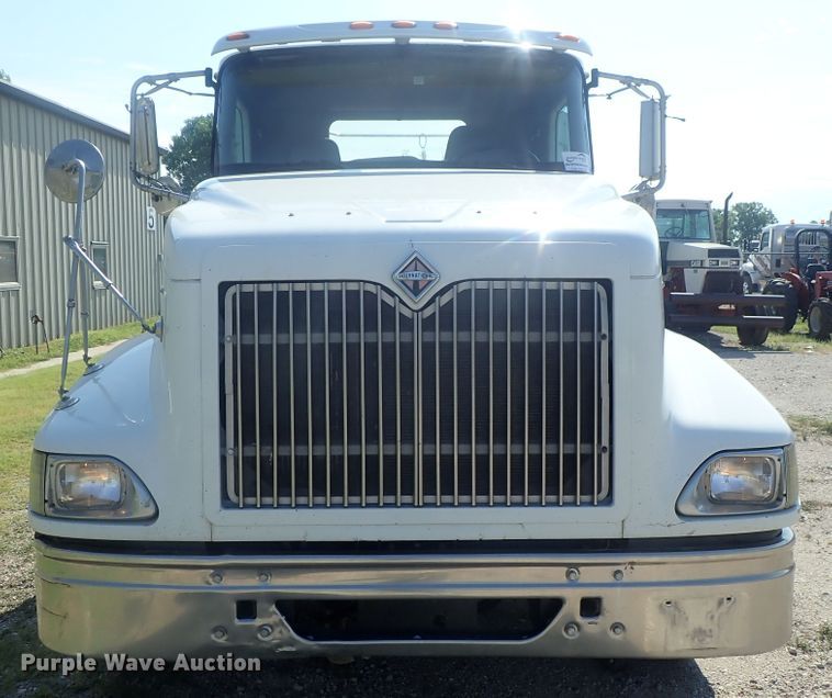 image for item DI4595 2006 International 9400i  semi truck