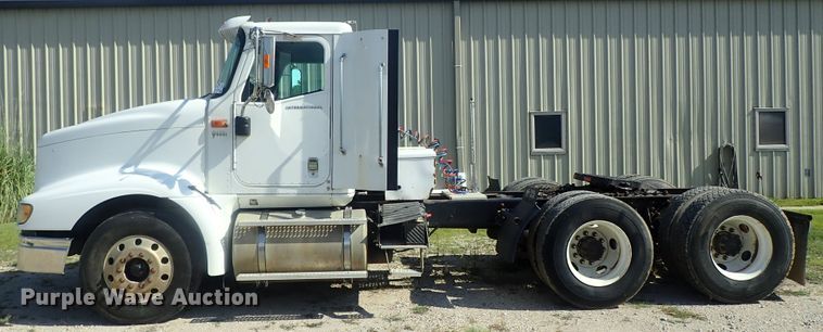 image for item DI4595 2006 International 9400i  semi truck