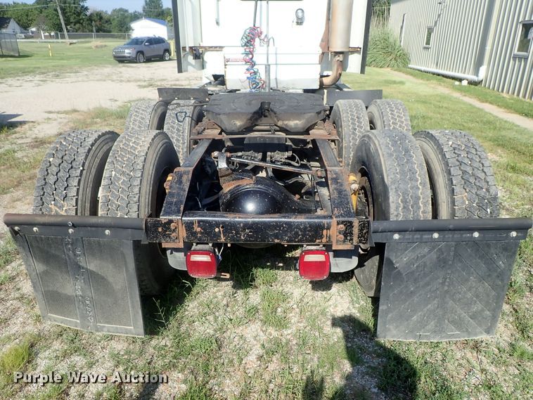 image for item DI4595 2006 International 9400i  semi truck