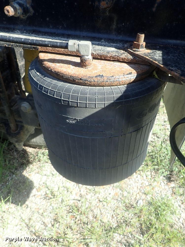 image for item DI4595 2006 International 9400i  semi truck