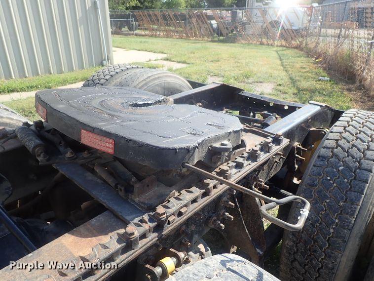 image for item DI4595 2006 International 9400i  semi truck