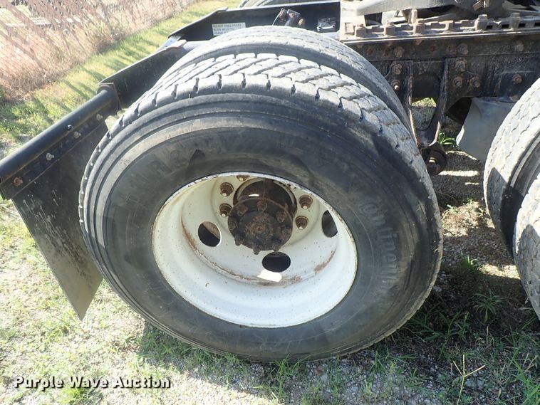 image for item DI4595 2006 International 9400i  semi truck