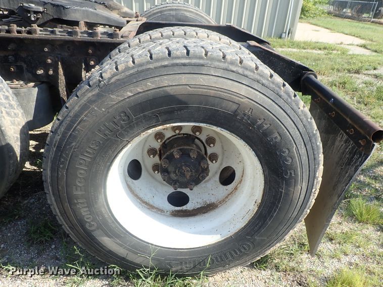 image for item DI4595 2006 International 9400i  semi truck