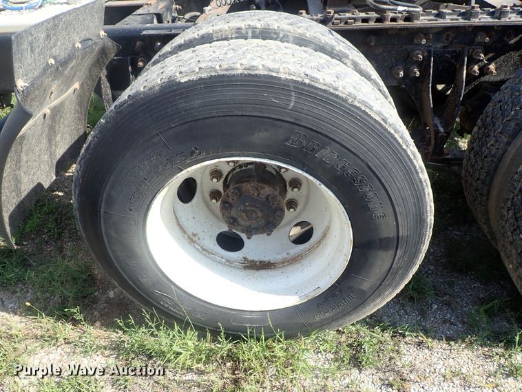 image for item DI4595 2006 International 9400i  semi truck