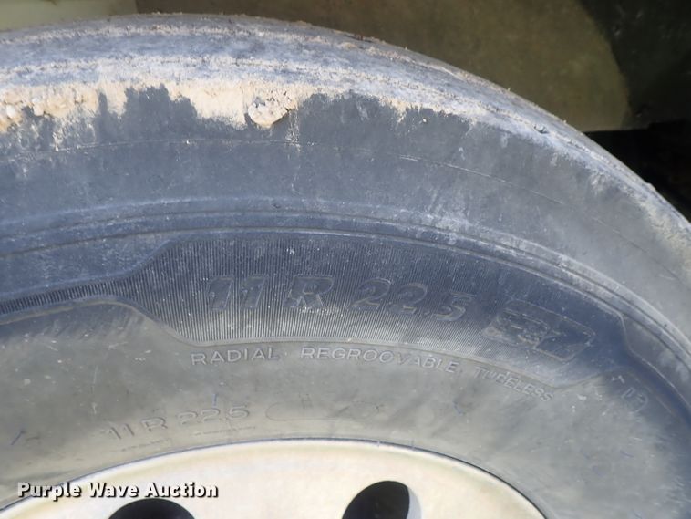 image for item DI4595 2006 International 9400i  semi truck