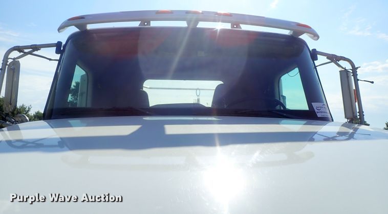 image for item DI4595 2006 International 9400i  semi truck