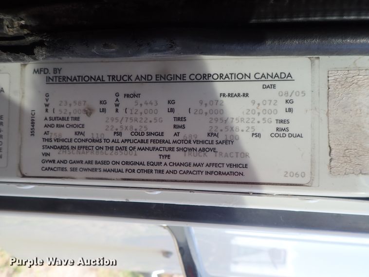 image for item DI4595 2006 International 9400i  semi truck