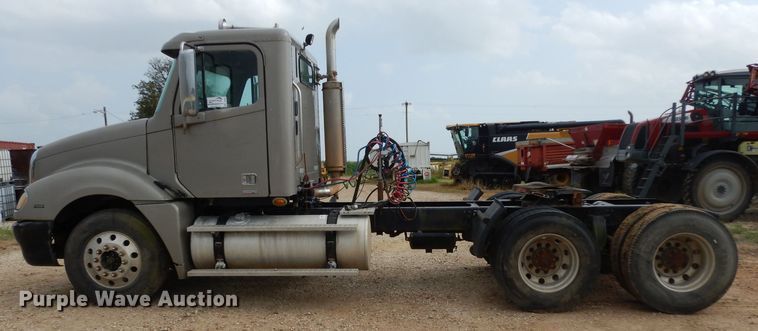 image for item DI5272 2007 Freightliner Columbia  semi truck