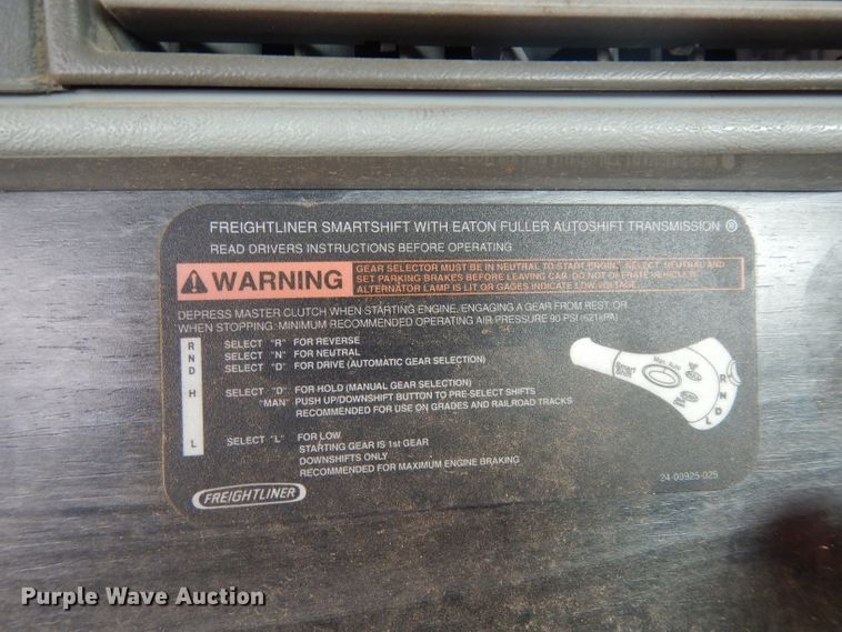 image for item DI5272 2007 Freightliner Columbia  semi truck