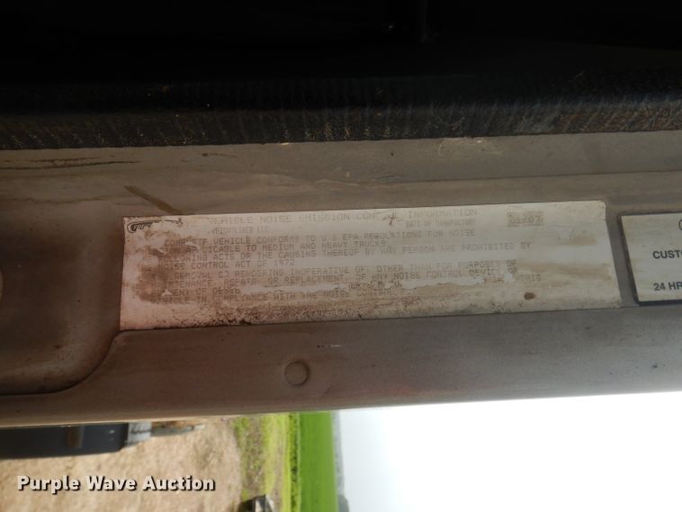 image for item DI5272 2007 Freightliner Columbia  semi truck