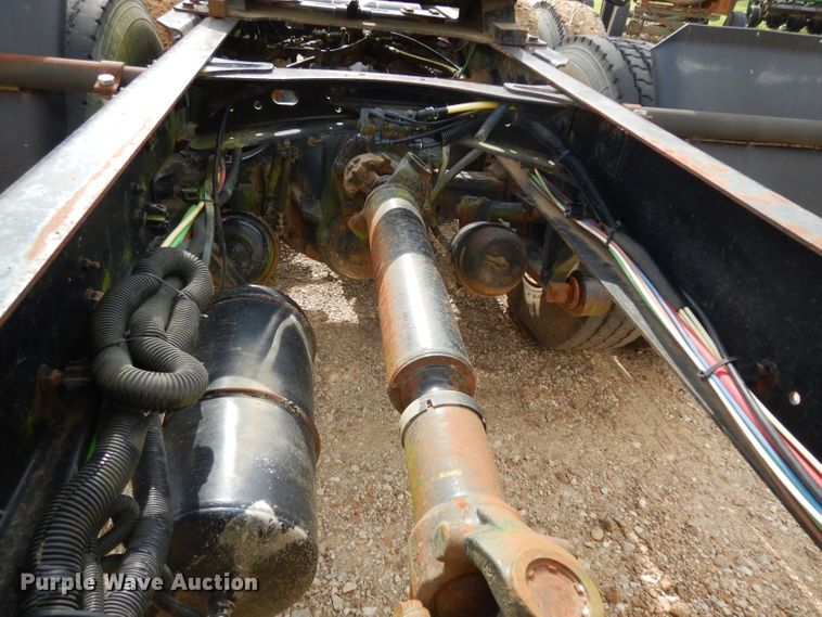 image for item DI5272 2007 Freightliner Columbia  semi truck