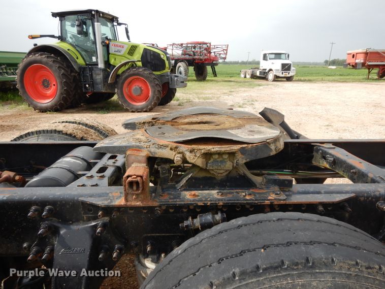 image for item DI5272 2007 Freightliner Columbia  semi truck