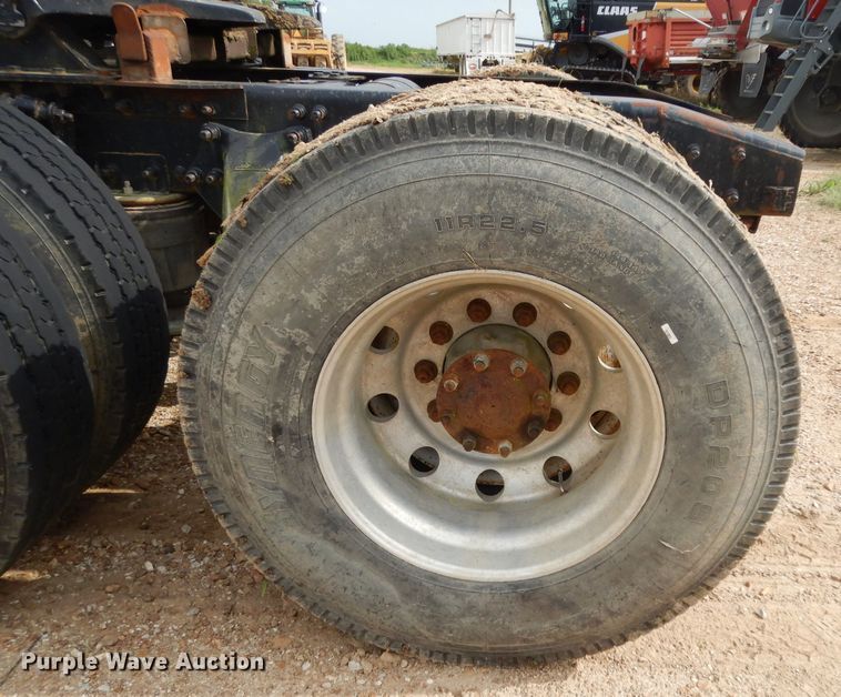 image for item DI5272 2007 Freightliner Columbia  semi truck